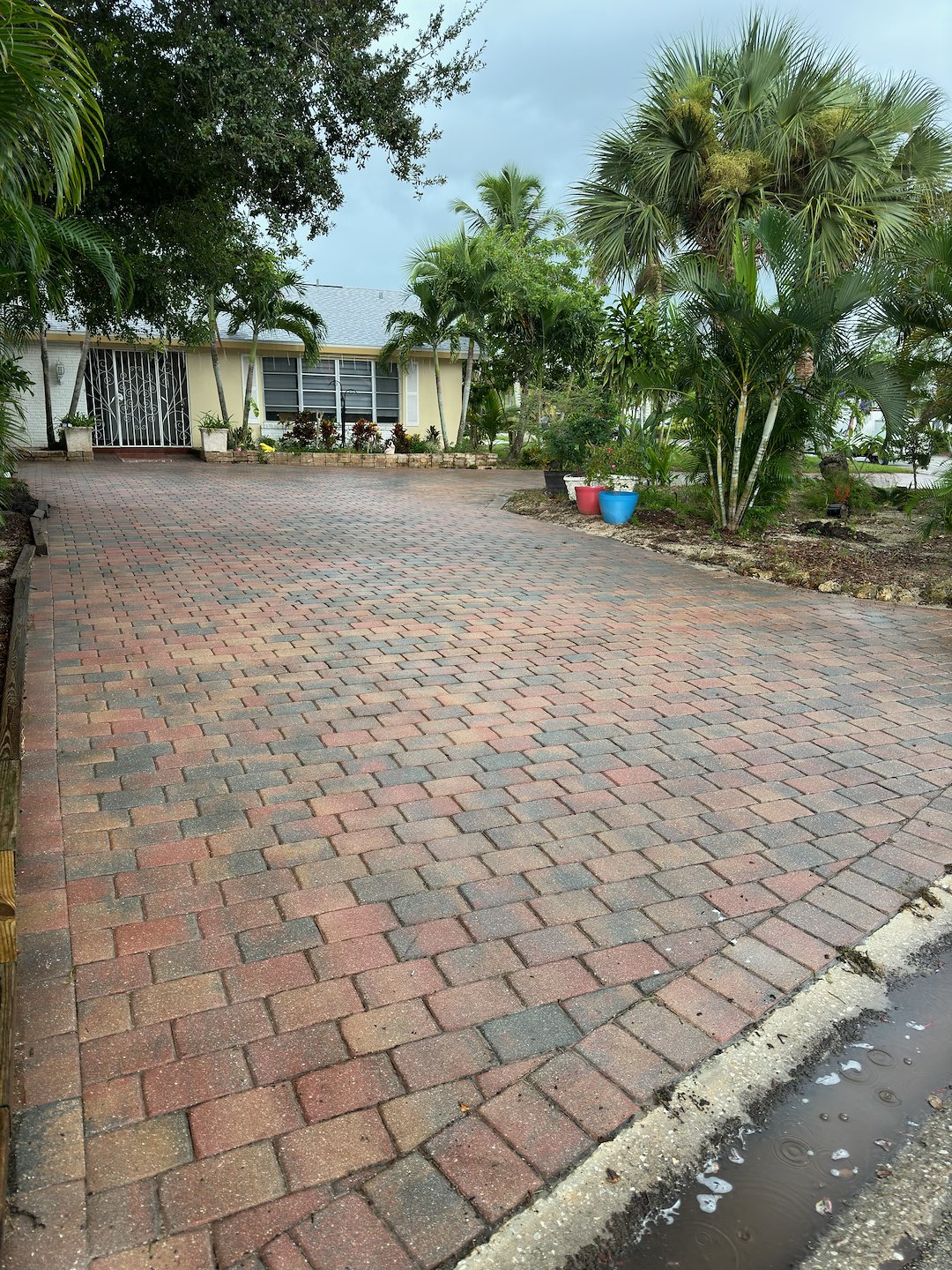 Driveway Cleaning in Naples, FL - A Stunning Transformation